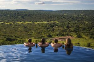 mihingo lodge swimmingpool