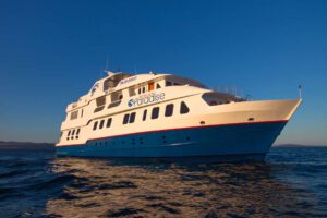 Galapagos, Jonathan Green, wildlife cruise galapagos