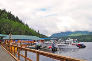 Knight Inlet Lodge, drijvend hotel Canada