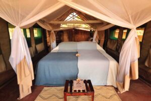 Kakuli Camp interior, South Luangwa