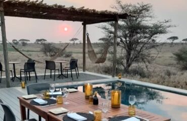 Namiri Plains restaurant deck