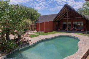 Hobatere, safari estosha, galton gate, reis namibie