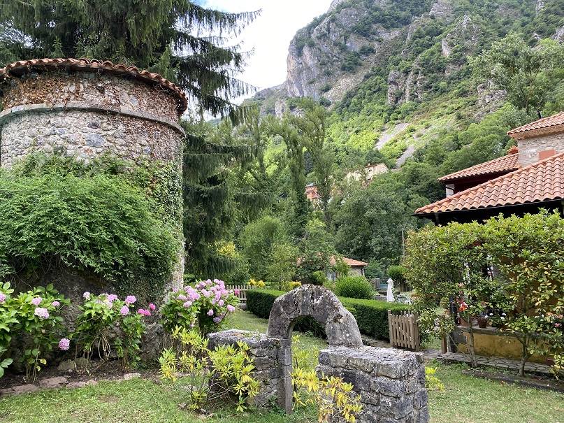 Palacio Florez Estrada, Somiedo NP, beren spanje