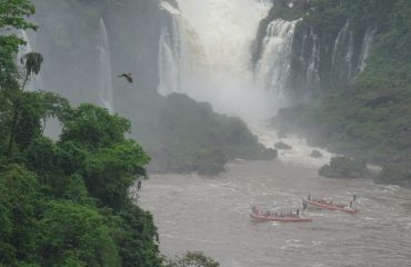 boot raft iguazu