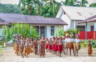 dorp West Papoea ©dhr Bakker