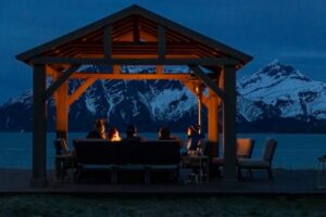 Avond bij Alaska Bear Camp